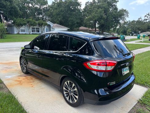 Used 2017 Ford C-MAX Energi Titanium w/ Equipment Group 501A FWD image 6