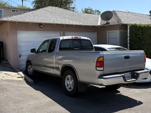 Used 2001 Toyota Tundra SR5 image 1