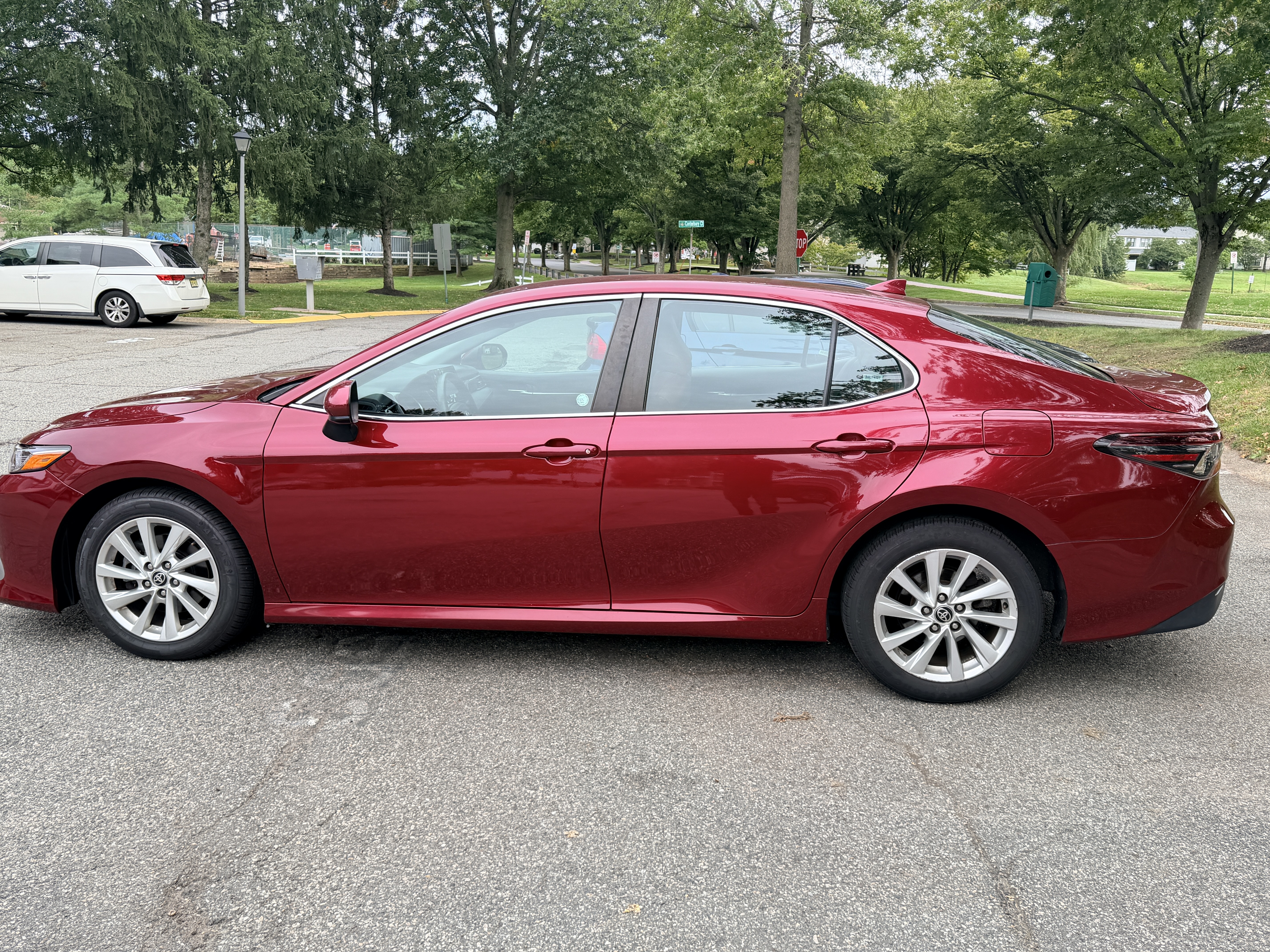 Used 2021 Toyota Camry LE FWD image 6