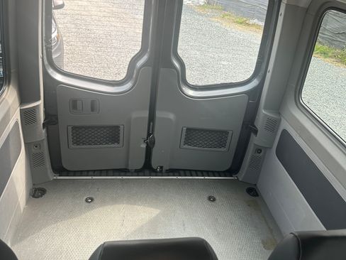 Used 2016 Mercedes-Benz Sprinter 2500 image 11