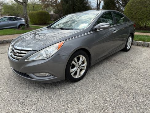 Used 2011 Hyundai Sonata Limited w/ Navigation Pkg 5 image 5