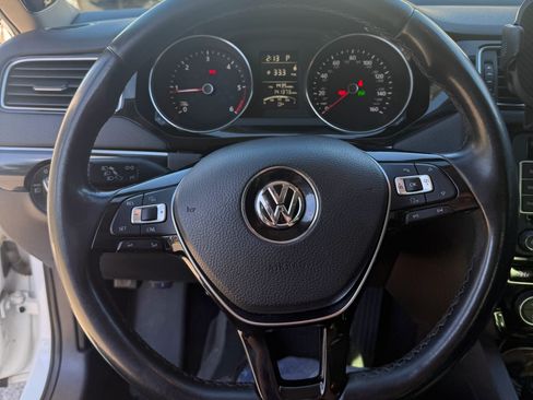 Used 2015 Volkswagen Jetta TDI SEL image 4