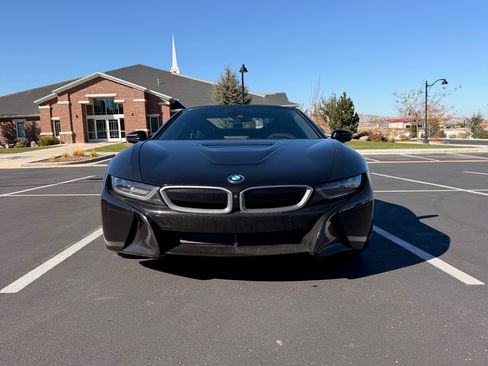 Used 2019 BMW i8 Roadster image 6
