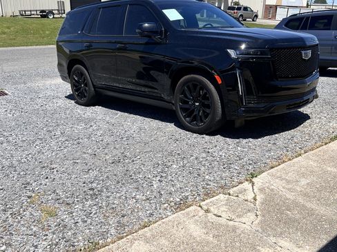 Used 2023 Cadillac Escalade Sport w/ LPO, ONYX Package image 16