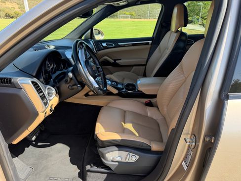 Used 2018 Porsche Cayenne AWD/4WD image 9