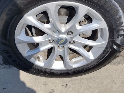 Used 2018 Chevrolet Equinox LS image 9