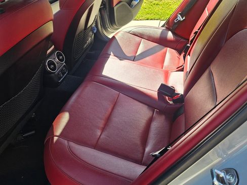 Used 2019 Kia Stinger GT1 image 11