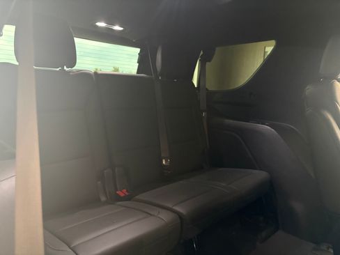 Used 2022 Chevrolet Tahoe Z71 w/ Z71 Off-Road Package AWD/4WD image 10