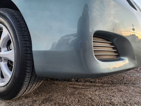 Used 2010 Toyota Camry LE image 9