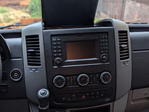 Used 2018 Mercedes-Benz Sprinter 2500 image 4