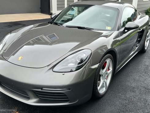 Used 2018 Porsche 718 Cayman S image 1