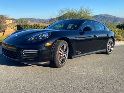 Used 2015 Porsche Panamera GTS image 9