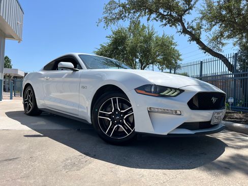 Used 2019 Ford Mustang GT image 1