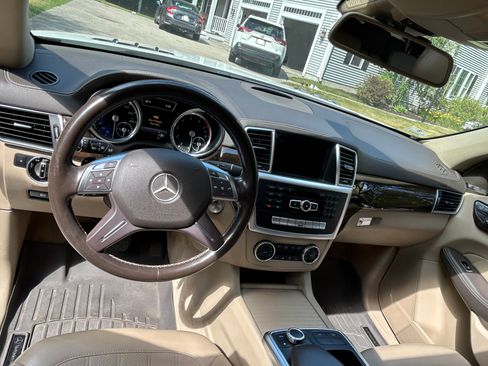 Used 2016 Mercedes-Benz GL 450 4MATIC image 16