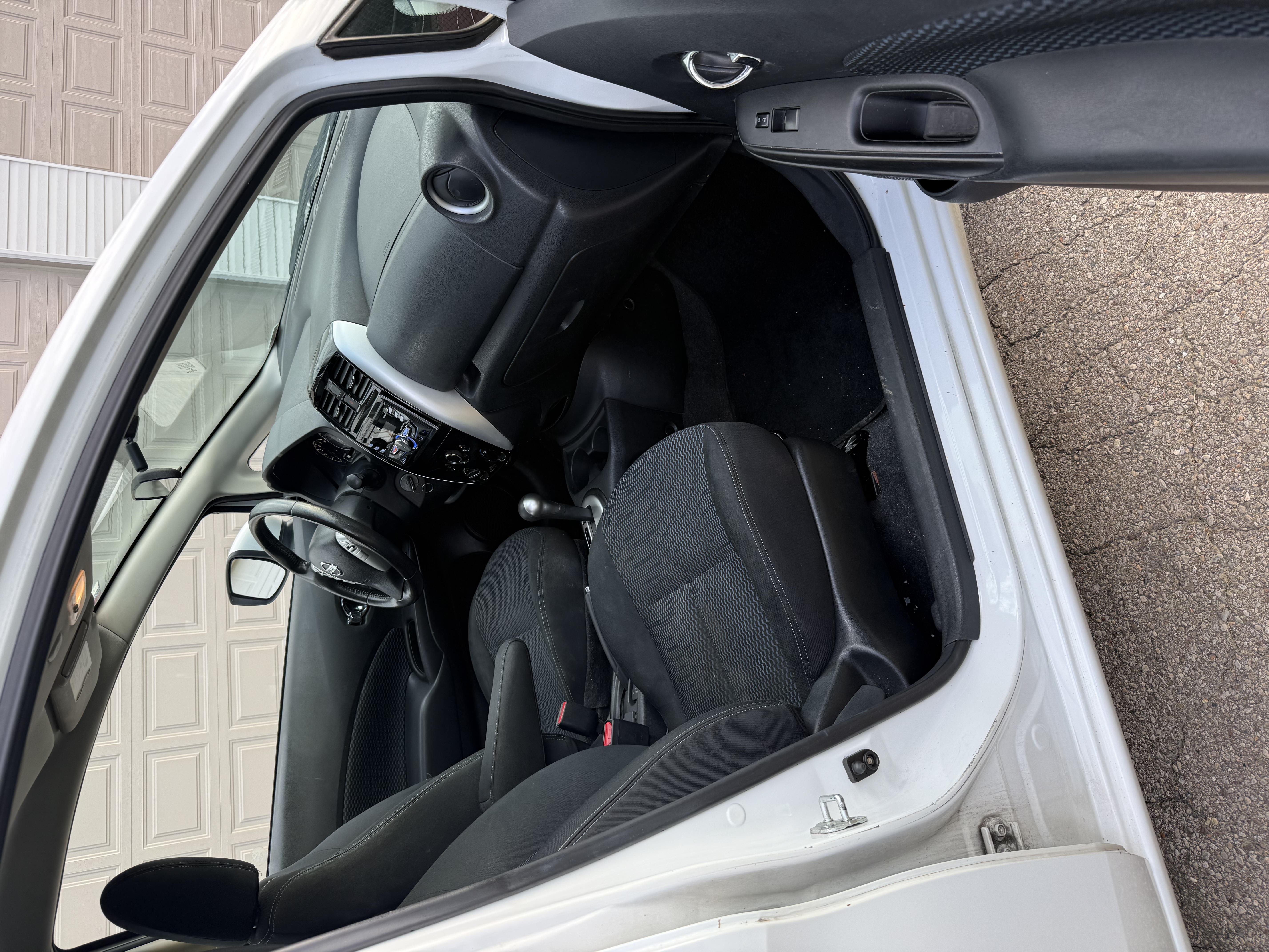 Used 2015 Nissan Versa Note SV FWD image 9