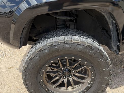 Used 2016 Toyota Tacoma TRD Sport w/ Towing Package AWD/4WD image 19