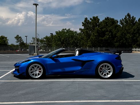 Used 2024 Chevrolet Corvette Z06 w/ Z07 Performance Package RWD image 27