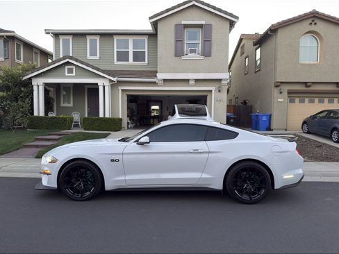 Used 2020 Ford Mustang GT w/ Equipment Group 301A image 8