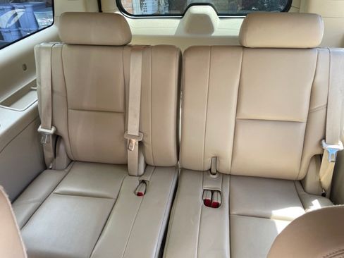 Used 2014 GMC Yukon XL Denali AWD/4WD image 27