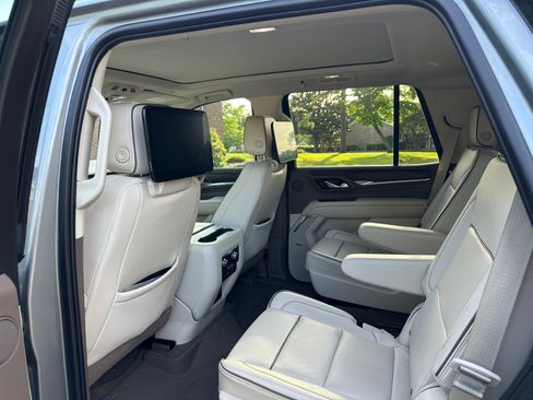 Used 2023 GMC Yukon Denali w/ Denali Reserve Package AWD/4WD image 11