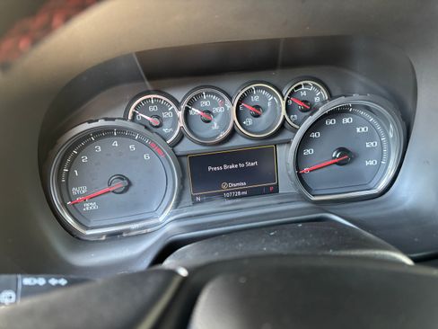 Used 2021 Chevrolet Suburban RST w/ Luxury Package image 6