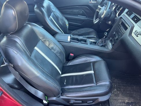 Used 2010 Ford Mustang GT Premium image 25