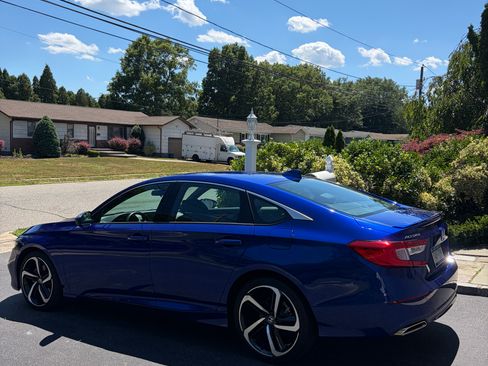 Used 2018 Honda Accord Sport image 4