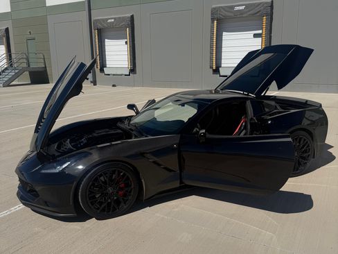 Used 2019 Chevrolet Corvette Stingray Coupe w/ Carbon Flash Badge Package image 20