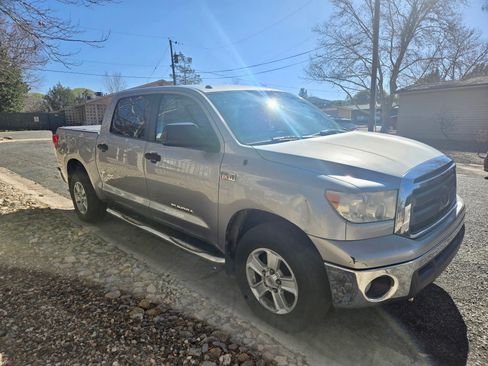 Used 2011 Toyota Tundra 4x4 CrewMax w/ Tow Pkg image 5