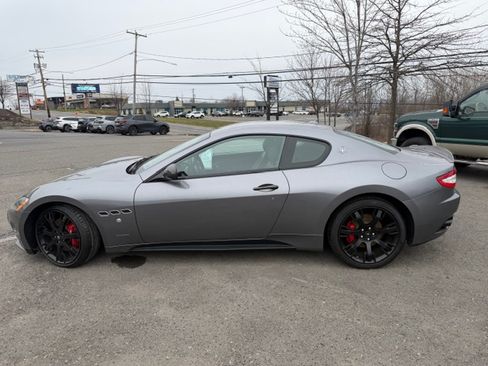 Used 2010 Maserati GranTurismo S RWD image 5