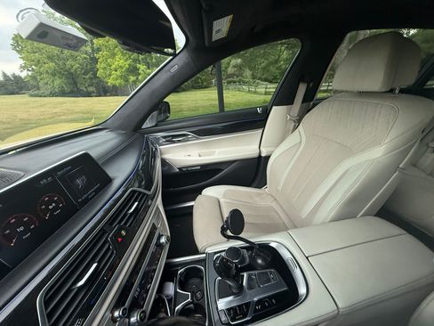 Used 2016 BMW 750i xDrive AWD/4WD image 11