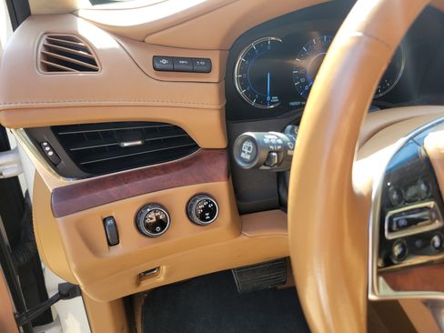 Used 2016 Cadillac Escalade ESV Platinum image 15