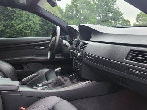 Used 2010 BMW 335i xDrive Coupe image 16