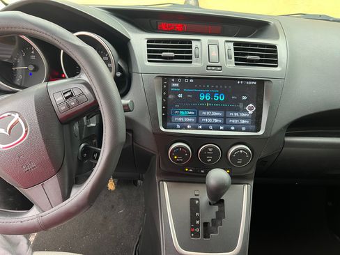 Used 2014 MAZDA MAZDA5 Sport image 4