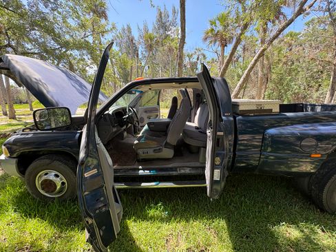 Used 2002 Dodge Ram 3500 Truck 2WD Quad Cab image 25