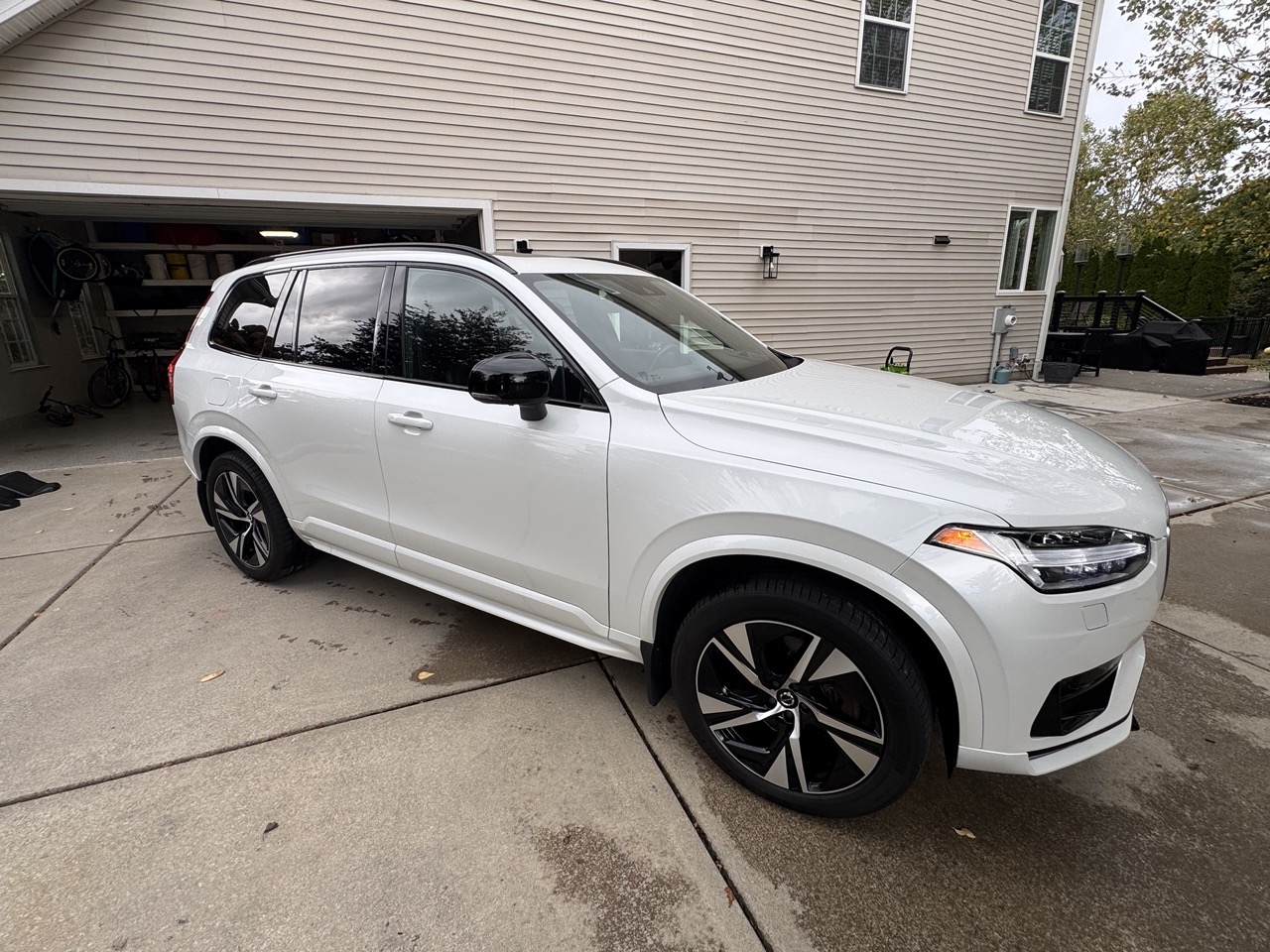 Used 2020 Volvo XC90 T6 R-Design w/ Advanced Package AWD/4WD image 6