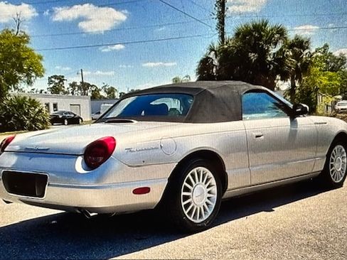 Used 2005 Ford Thunderbird Deluxe image 10