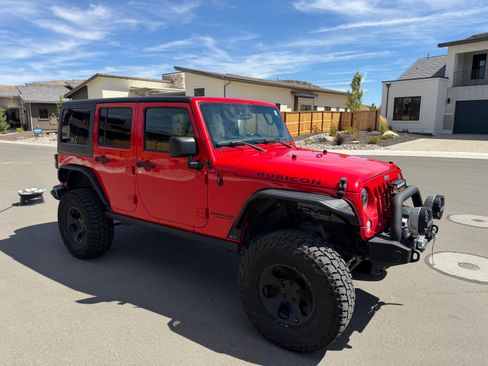 Used 2016 Jeep Wrangler Unlimited Rubicon w/ Connectivity Group AWD/4WD image 2