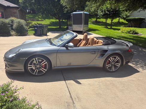 Used 2011 Porsche 911 4 Cabriolet AWD/4WD image 9
