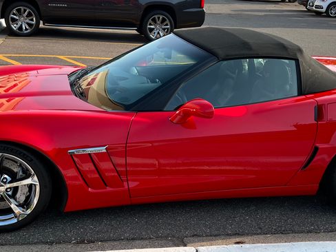 Used 2012 Chevrolet Corvette Grand Sport w/ 3LT Preferred Equipment Group image 1