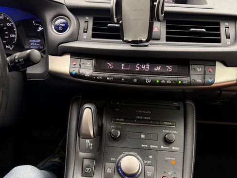 Used 2017 Lexus CT 200h w/ Navigation System Package FWD image 6