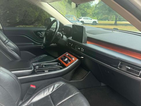 Used 2021 Lincoln Aviator Reserve w/ Equipment Group 208A RWD image 10