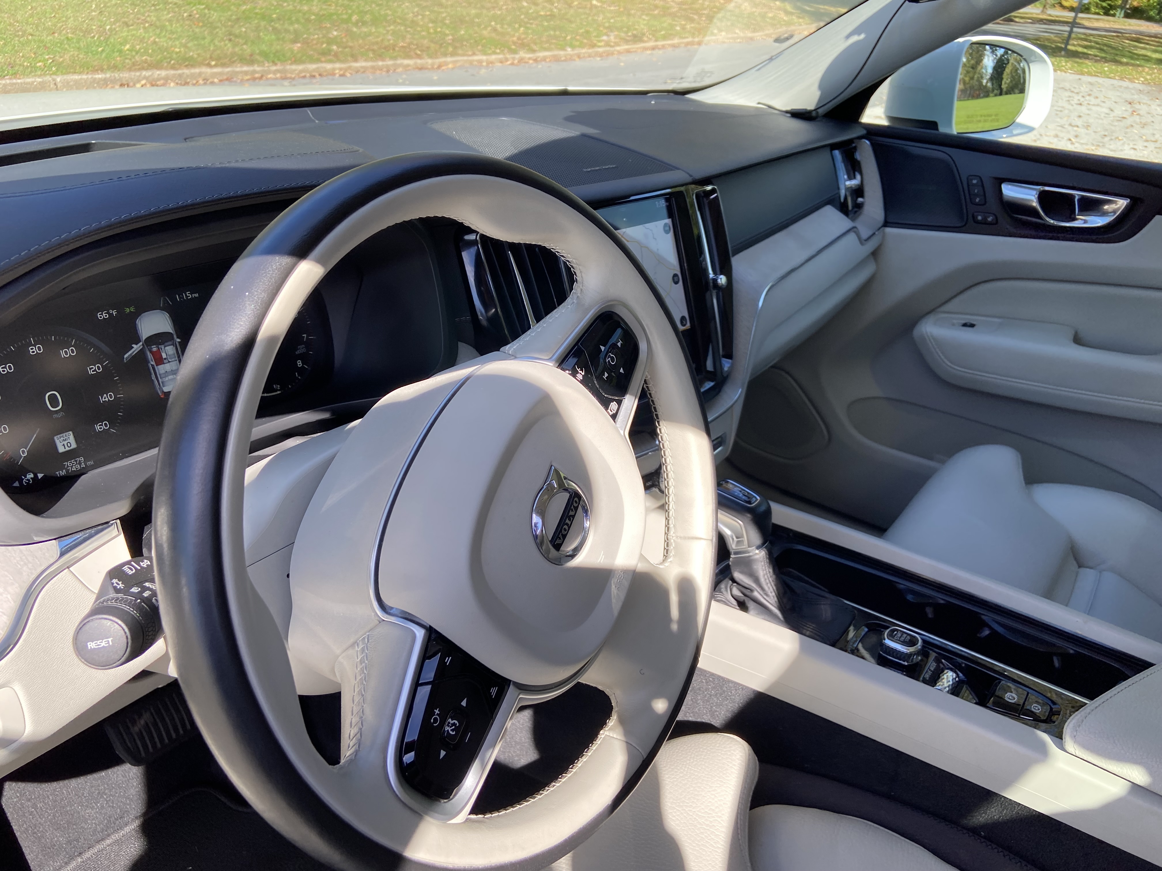 Used 2020 Volvo XC60 T5 Inscription w/ Protection Package Premier FWD image 16