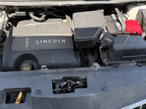 Used 2011 Lincoln MKX 2WD w/ Wood Pkg image 13