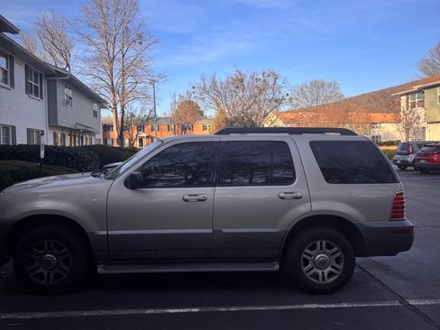 Used 2005 Mercury Mountaineer Premier image 4