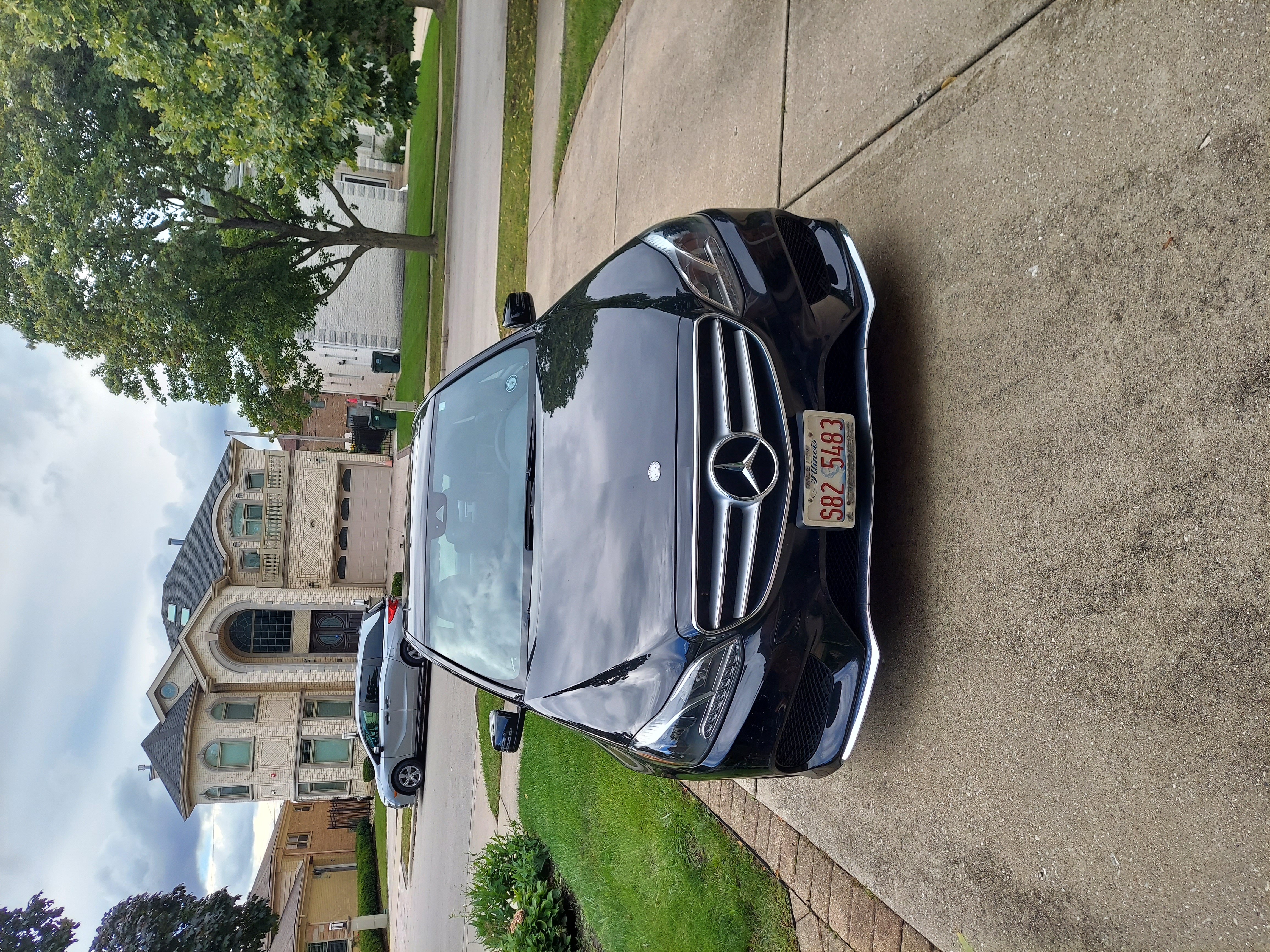 Used 2014 Mercedes-Benz E 350 4MATIC Sedan image 1