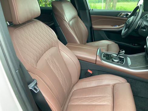 Used 2022 BMW X5 xDrive40i w/ M Sport Package AWD/4WD image 12
