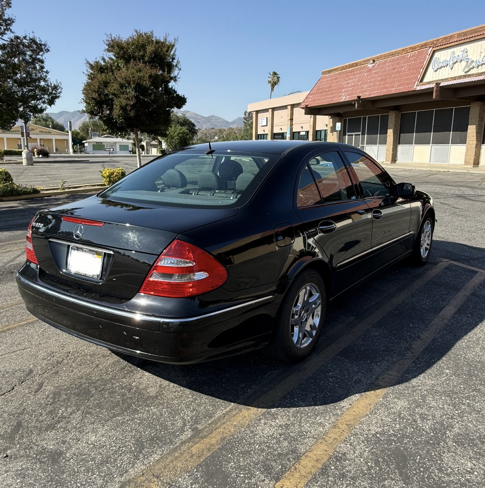 Used 2003 Mercedes-Benz E 320 Sedan image 22