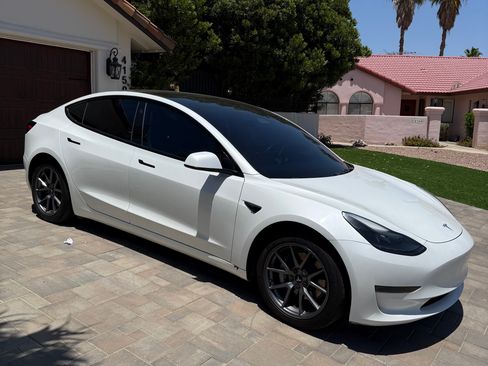 Used 2023 Tesla Model 3 Standard Range RWD image 15