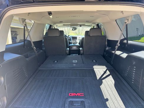 Used 2018 GMC Yukon XL SLT w/ Premium Edition image 11